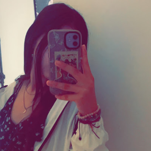 Meet your Posher, Giselle - Picture 1 of 1